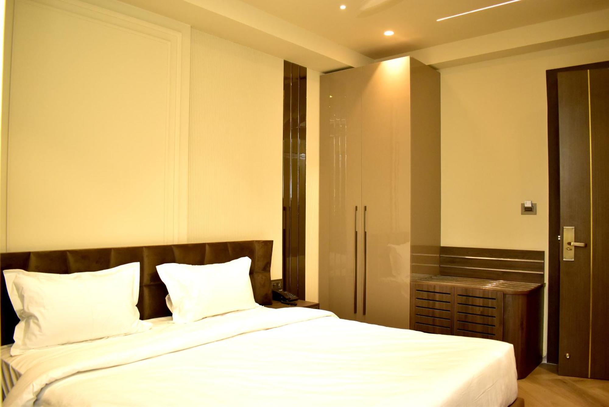 Hotel Cullinan By Qotel Janakpuri دلهي المظهر الخارجي الصورة